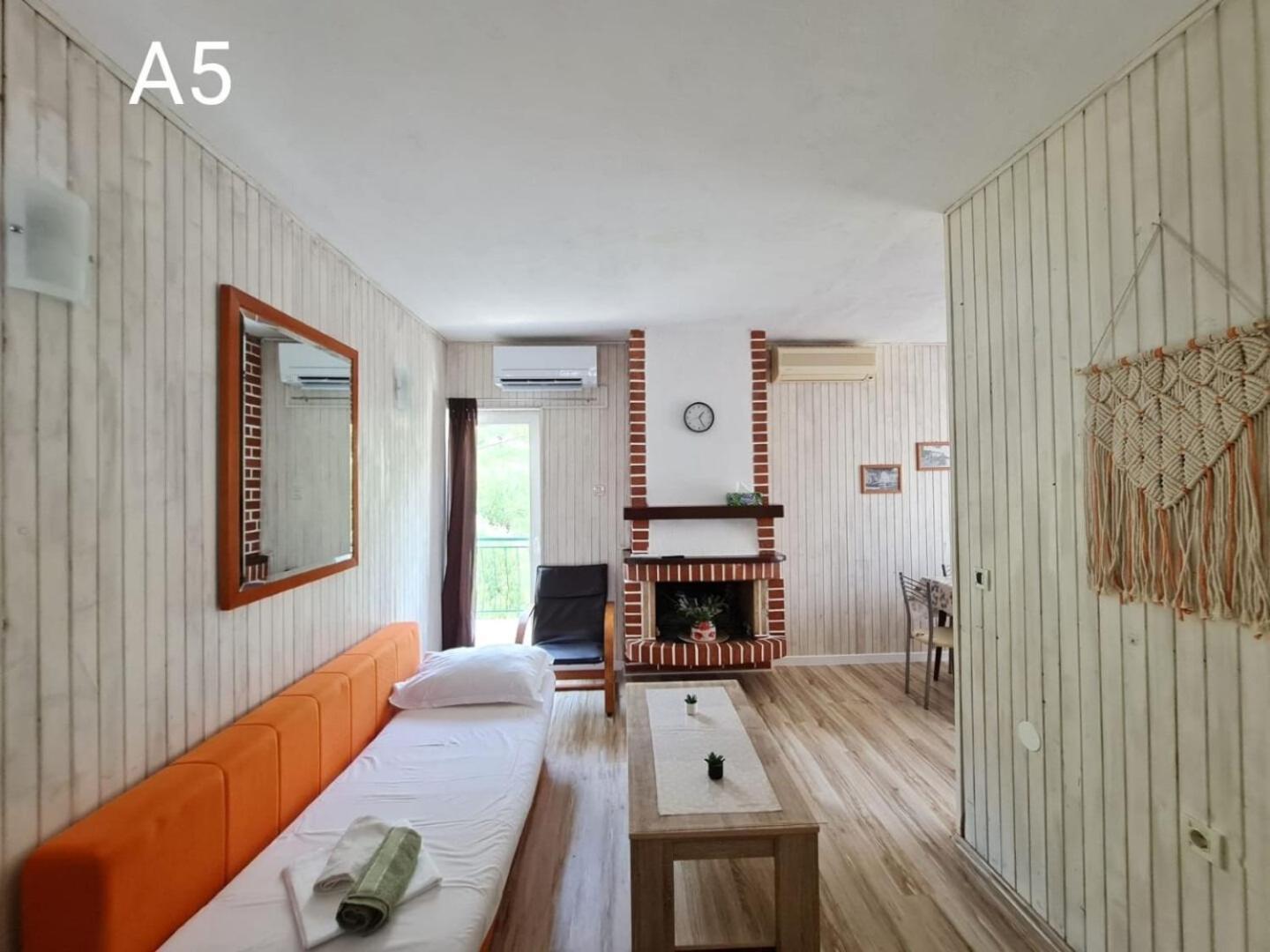 Apartments More Živogošće 外观 照片